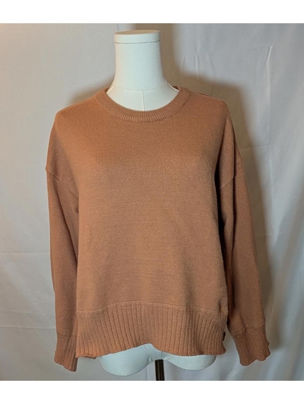 Vigoss Women’s Medium Caramel Brown Hi-Low Cropped Knit Sweater